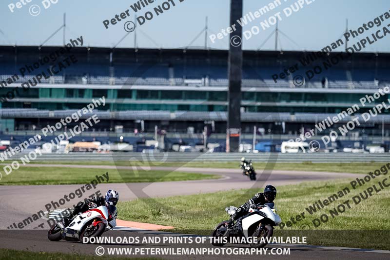 Rockingham no limits trackday;enduro digital images;event digital images;eventdigitalimages;no limits trackdays;peter wileman photography;racing digital images;rockingham raceway northamptonshire;rockingham trackday photographs;trackday digital images;trackday photos